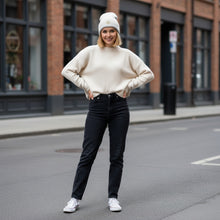 Cargar imagen en el visor de la galería, Golden Snowflake Embroidered Beanie
