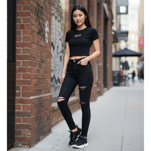 Carica l'immagine nel visualizzatore di Gallery, HOT Women's Micro Ribbed Baby Tee
