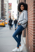 Cargar imagen en el visor de la galería, Judy Blue Washed Thermal Skinny Jeans
