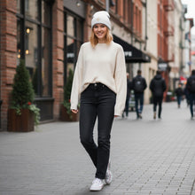 Cargar imagen en el visor de la galería, Golden Snowflake Embroidered Beanie
