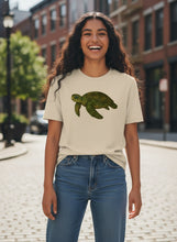 Carica l'immagine nel visualizzatore di Gallery, Organic Timeless Sea Turtle T-Shirt
