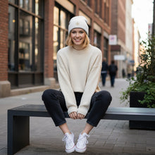 Cargar imagen en el visor de la galería, Golden Snowflake Embroidered Beanie
