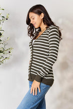 Cargar imagen en el visor de la galería, Zenana Striped Snap Down Cardigan
