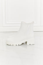 Ladda upp bild till gallerivisning, MM Shoes White Matte Lug Sole Chelsea Boots
