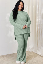 Carica l&#39;immagine nel visualizzatore di Gallery, Basic Bae Solid Color Two Piece Ribbed Knit Relaxed Fit Loungewear Set
