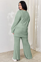 Carica l&#39;immagine nel visualizzatore di Gallery, Basic Bae Solid Color Two Piece Ribbed Knit Relaxed Fit Loungewear Set
