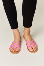 Cargar imagen en el visor de la galería, WILD DIVA Crisscross PU Leather Open Toe Sandals
