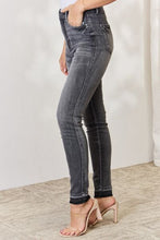 Carica l&#39;immagine nel visualizzatore di Gallery, Judy Blue Missy High Waisted Tummy Control Released Hem Gray Denim Skinny Jeans
