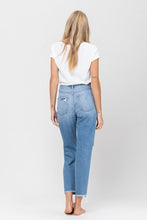 Ladda upp bild till gallerivisning, DISTRESSED RAW HEM MOM JEANS
