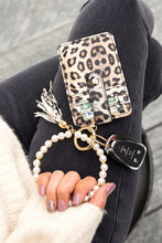 Cargar imagen en el visor de la galería, Aili&#39;s Corner Pearl Key Ring Wallet Bracelet
