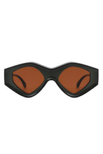 Ladda upp bild till gallerivisning, Cramilo Eyewear Geometric Triangle Futuristic Tinted Sunglasses

