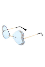 Carregar imagem no visualizador da galeria, Cramilo Eyewear Women&#39;s Rimless Butterfly Shape Color Tinted Sunglasses
