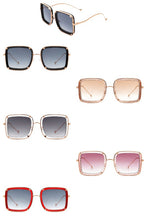 Load image into Gallery viewer, Cramilo Eyewear Classic Square Retro Tinted Sunglasses
