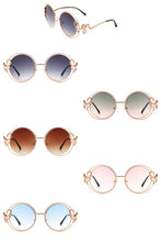 Ladda upp bild till gallerivisning, Cramilo Eyewear Women&#39;s Ombre Shaded Round Sunglasses
