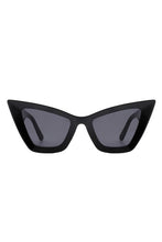 Load image into Gallery viewer, Cramilo Eyewear Retro Square Vintage Cat Eye Glasses
