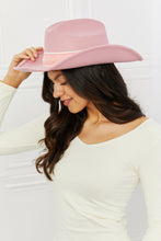 Ladda upp bild till gallerivisning, Fame Blush Pink Silver Chain Pearl Accented Cowboy Hat
