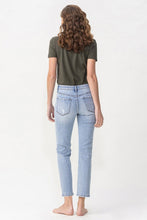 Carica l&#39;immagine nel visualizzatore di Gallery, Lovervet Andrea Midrise Distressed Cropped Straight Leg Blue Denim Jeans
