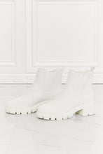 Ladda upp bild till gallerivisning, MM Shoes White Matte Lug Sole Chelsea Boots
