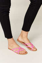 Cargar imagen en el visor de la galería, WILD DIVA Crisscross PU Leather Open Toe Sandals
