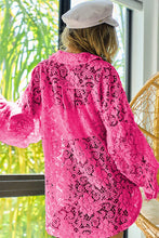 Carregar imagem no visualizador da galeria, BiBi Fuchsia Oversized Button Down Lace Detailed Shacket
