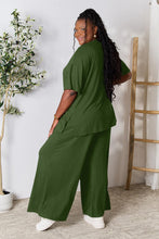 Carregar imagem no visualizador da galeria, Double Take Solid Color Relaxed Fit Two Piece Loungewear Set
