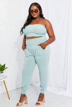 Carregar imagem no visualizador da galeria, Zenana Light Green Two Piece Loungewear Set
