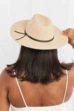 Ladda upp bild till gallerivisning, Fame Beige Vegan Leather Knot Detailed Wide Brim Hat
