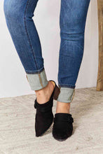 Ladda upp bild till gallerivisning, East Lion Corp Pointed-Toe Braided Trim Mules
