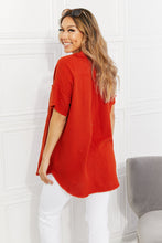 Carregar imagem no visualizador da galeria, Zenana Red Orange Button Down Gauze Textured Short Sleeve Top
