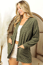 Загрузить изображение в средство просмотра галереи, BiBi Green Checkered Textured Knit Open Front Cardigan
