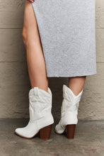 Cargar imagen en el visor de la galería, Legend White Urban Heeled Cowboy Boots
