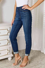 Carica l&#39;immagine nel visualizzatore di Gallery, Judy Blue Nikki Elasticized High Waisted Blue Denim Skinny Cropped Jeans
