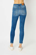 Carregar imagem no visualizador da galeria, Judy Blue Cuffed Hem Blue Denim Skinny Jeans
