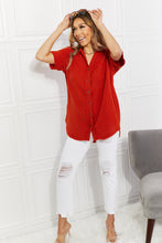 Cargar imagen en el visor de la galería, Zenana Red Orange Button Down Gauze Textured Short Sleeve Top
