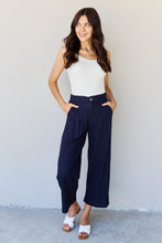 Carica l&#39;immagine nel visualizzatore di Gallery, And The Why Navy Blue Pleated Linen Pants
