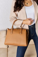 Carregar imagem no visualizador da galeria, David Jones Marty Vegan Leather Handbag
