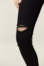 Carica l&#39;immagine nel visualizzatore di Gallery, Judy Blue Tummy Control High Waisted Distressed Black Denim Skinny Jeans
