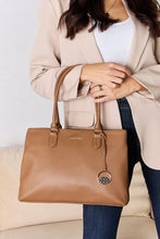 Ladda upp bild till gallerivisning, David Jones Luxe Vegan Leather Classic Structured Handbag
