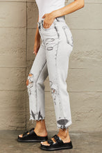 Carregar imagem no visualizador da galeria, BAYEAS Unstoppable Acid Wash Destroyed Raw Hem Cropped Gray Denim Mom Jeans
