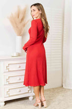 Carregar imagem no visualizador da galeria, Culture Code Full Size Round Neck Long Sleeve Dress
