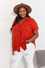 Cargar imagen en el visor de la galería, Zenana Red Orange Button Down Gauze Textured Short Sleeve Top
