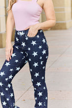 Carregar imagem no visualizador da galeria, Judy Blue Janelle Star Pattern High Rise Blue Denim Flared Leg Jeans
