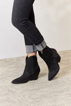 Ladda upp bild till gallerivisning, East Lion Corp Black Rhinestone Embellished Cowgirl Boots

