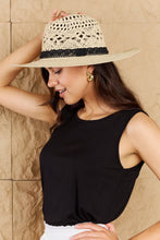 Carica l&#39;immagine nel visualizzatore di Gallery, Fame Ivory Contrast Lace Detailed Straw Braided Sun Hat
