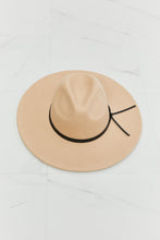 Ladda upp bild till gallerivisning, Fame Beige Vegan Leather Knot Detailed Wide Brim Hat
