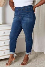 Carregar imagem no visualizador da galeria, Judy Blue Nikki Elasticized High Waisted Blue Denim Skinny Cropped Jeans
