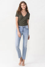 Carregar imagem no visualizador da galeria, Lovervet Andrea Midrise Distressed Cropped Straight Leg Blue Denim Jeans
