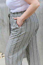 Load image into Gallery viewer, Heimish Multicolor Vertica Striped Belted Paper Bag Waist Cropped Pants
