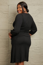 Carica l&#39;immagine nel visualizzatore di Gallery, Culture Code Solid Black Tie Wrap Style Dress
