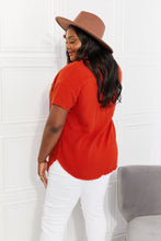 Cargar imagen en el visor de la galería, Zenana Red Orange Button Down Gauze Textured Short Sleeve Top
